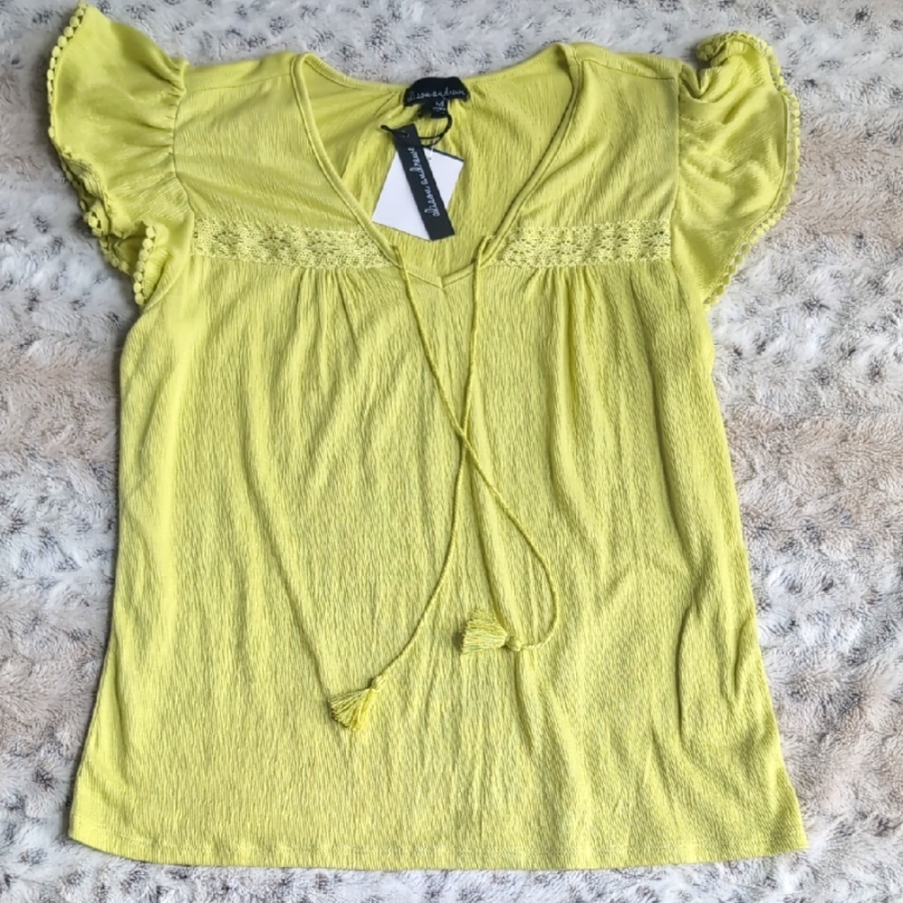 Alison Andrews Flutter Sleeve V-Neck Tassel Tee